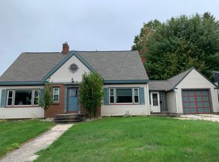 220 E Jewell St, Munising, MI 49862