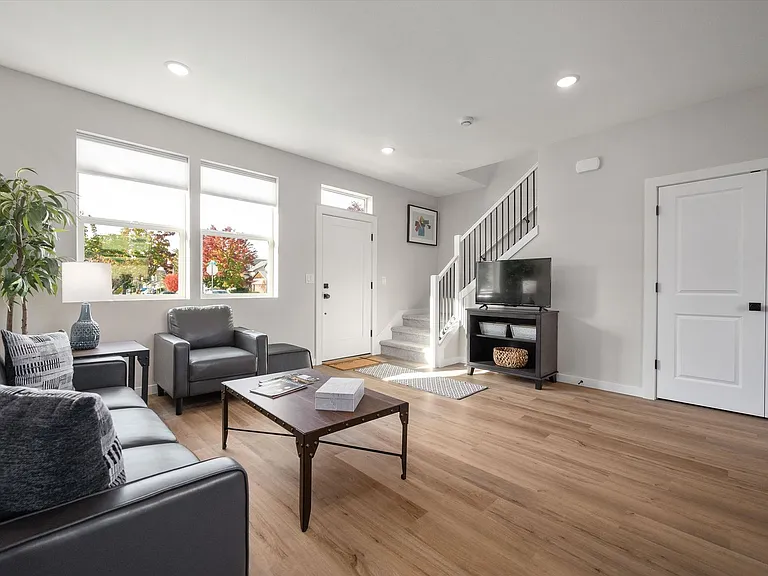 Brand New Newberg Homes- Up to 1 Month Free! — Photo 35