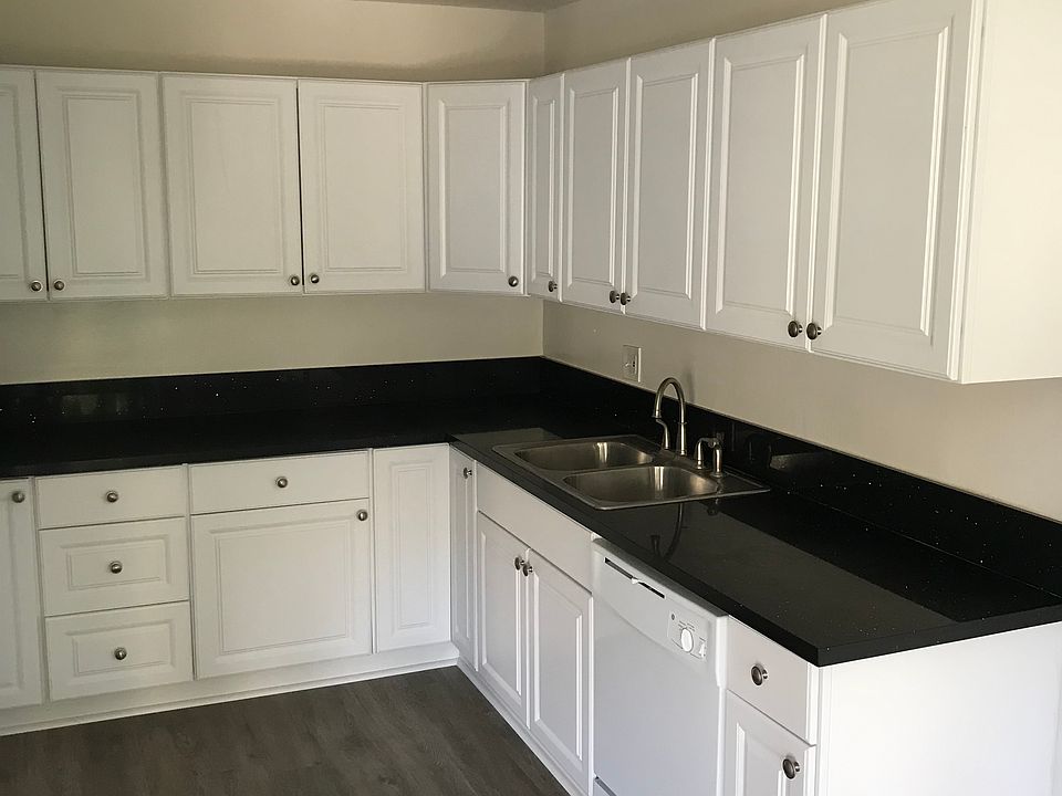 1st image of 1014-1 W Huntington Dr #19