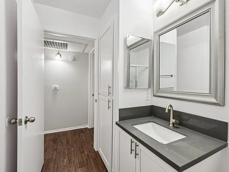 1223 Federal Ave — Photo 119