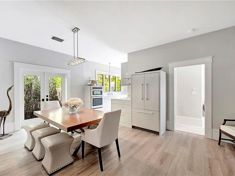 1375 Gordon Dr — Photo 10