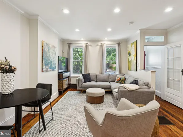 768 S Martin St, Philadelphia, PA 19146