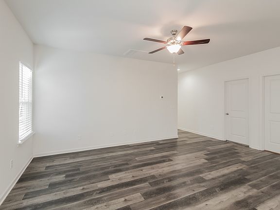 2nd image of 511 E Maine Ave
