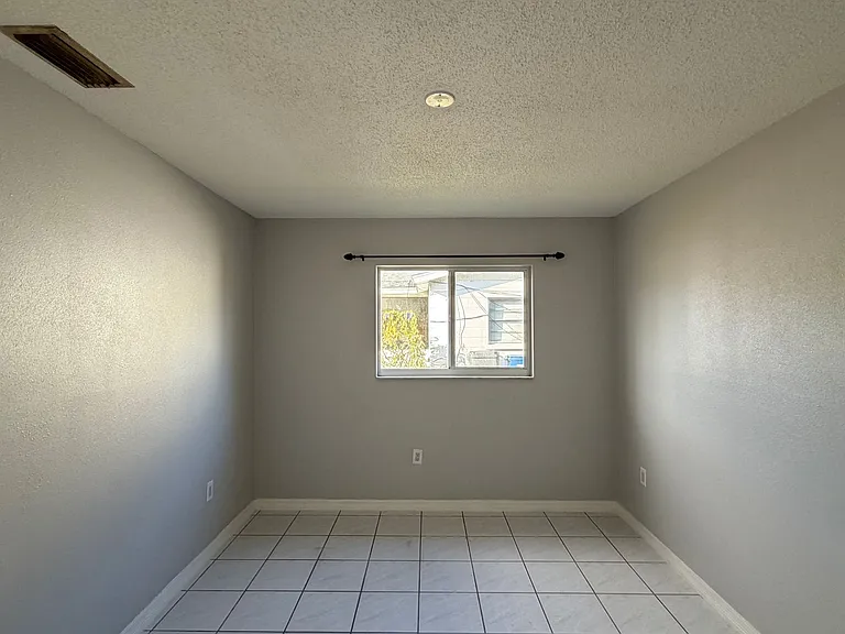 5219 31st Street Ct E — Photo 5
