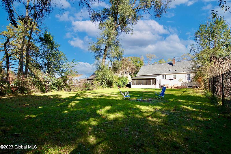 4th image of 1037 McKinley Avenue