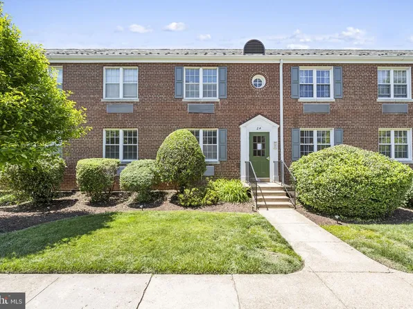 24 Auburn Ct APT A, Alexandria, VA 22305