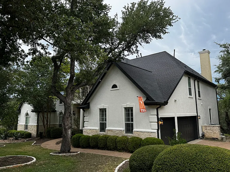 front of home-new paint and roof