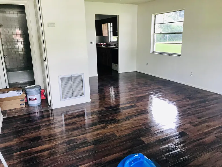 4930 20th St E — Photo 2