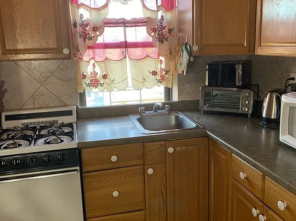 21-68 35th St #5D, Astoria, NY 11105