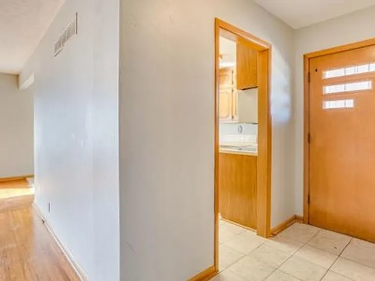 835 N Westlink Ave — Photo 5