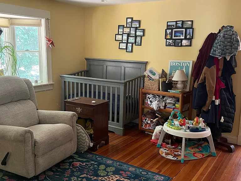 Bonus room / living room / family room