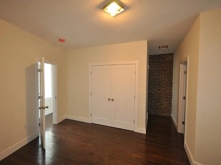 20 Sussex St #1B — Photo 10