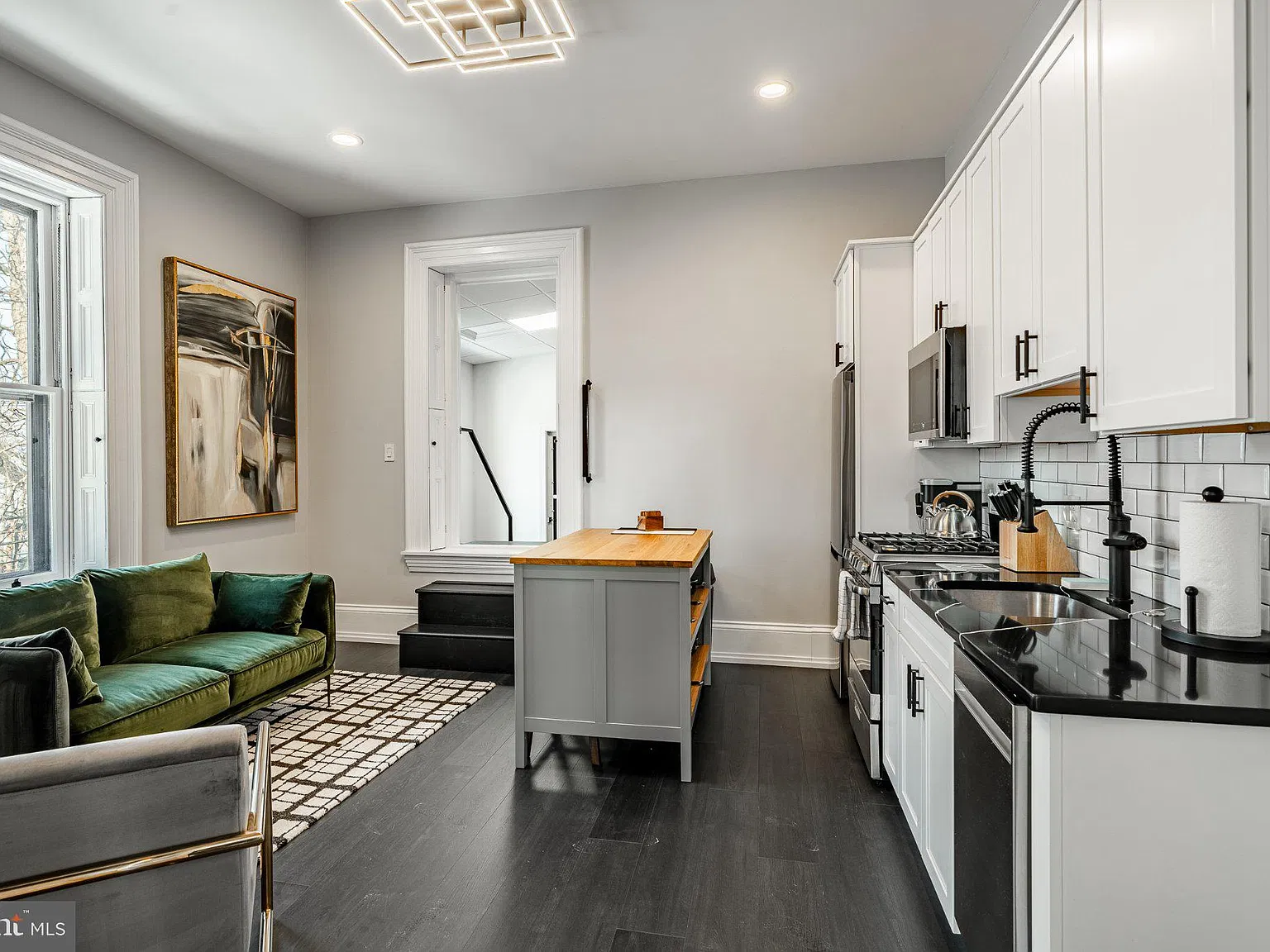 1 bed, 1.0 bath, 642 sqft, $2,700 — Photo 1