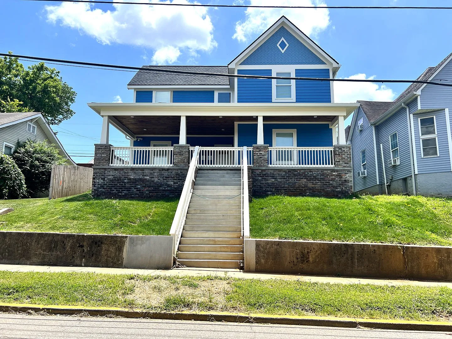Waitlist for Aug2027Jul2028 Now Open! |Fort Sander Duplex w/ Private Bathrooms | Walk to UTK — Photo 2