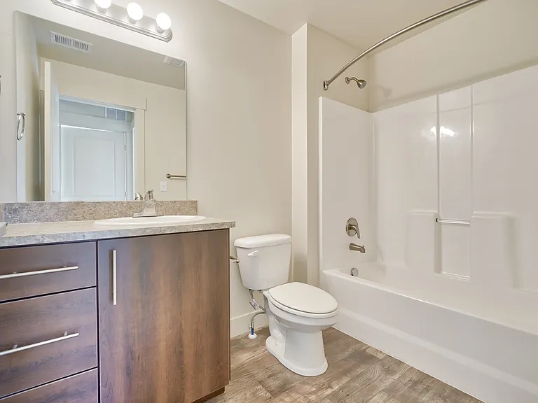 Mesa Falls Apartments — Photo 23