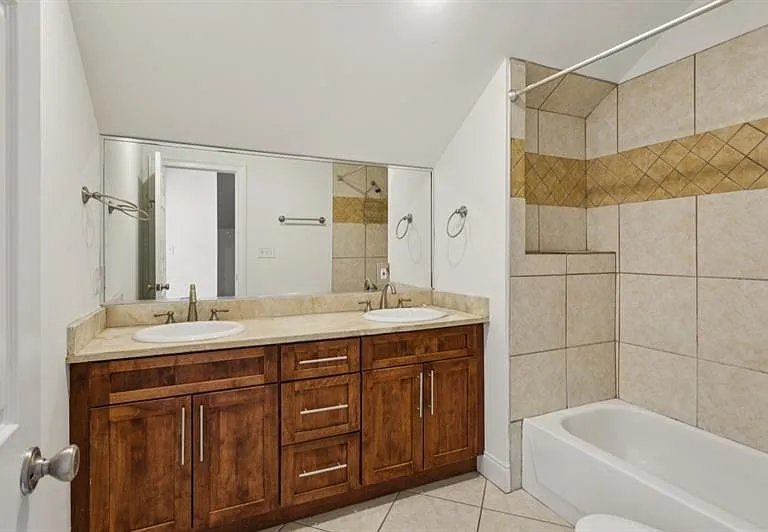546 Highland Ave NE — Photo 33