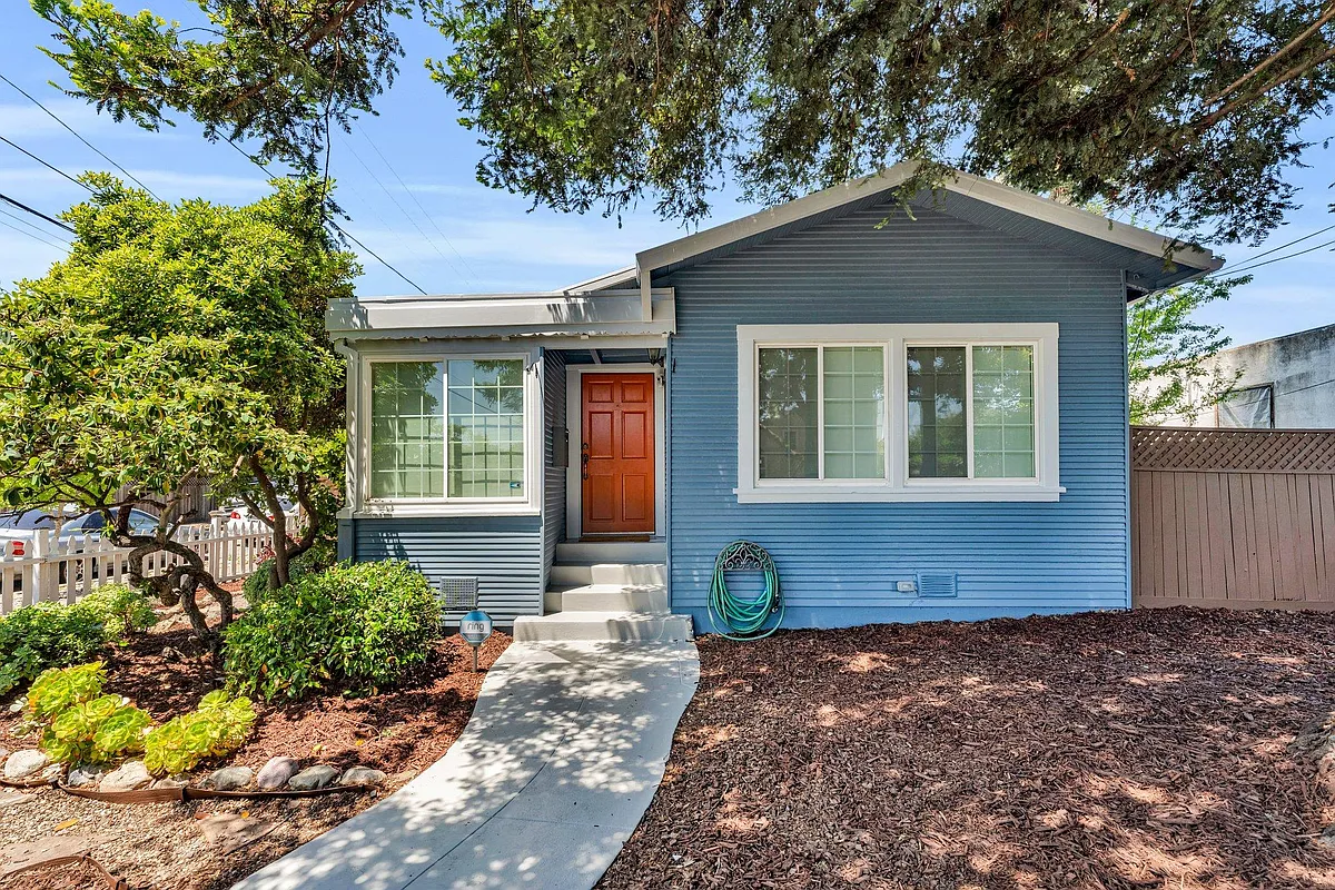 Building Photo - 802 Broadmoor Blvd