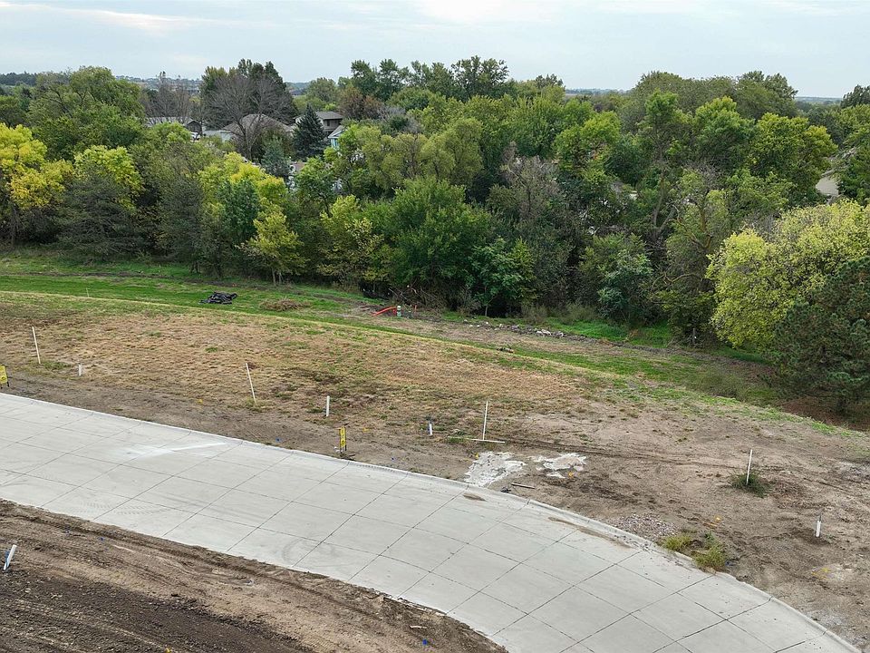 2nd image of 1815 Willow Ln