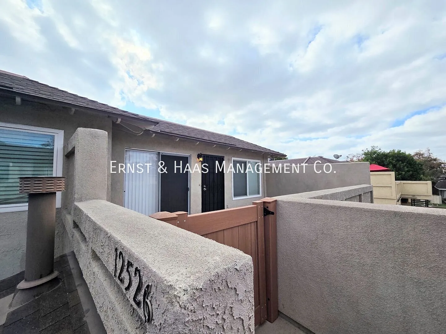 Beautifully Remodeled 3-Bedroom Condo in Cerritos Villas! — Photo 2