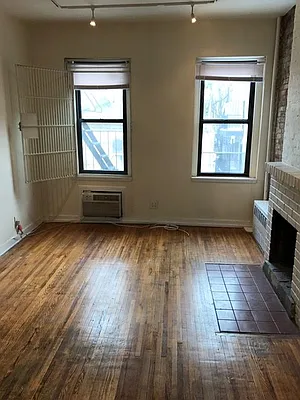 Rented by Chartwell Manhattan Realty | media 9