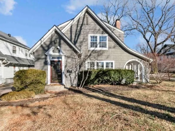 16 E 63rd St, Kansas City, MO 64113