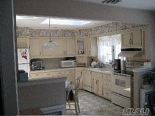 1st image of 60 Grove St
