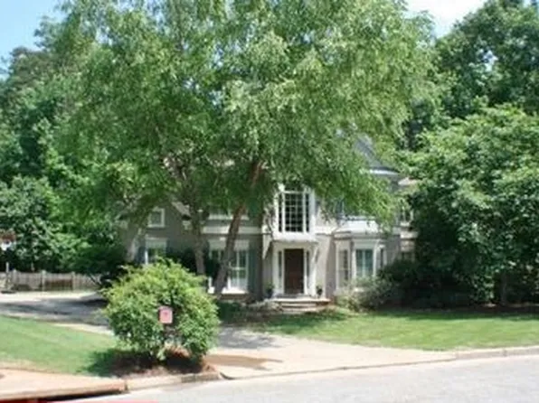 970 Oakleigh Manor Ct, Powder Springs, GA 30127
