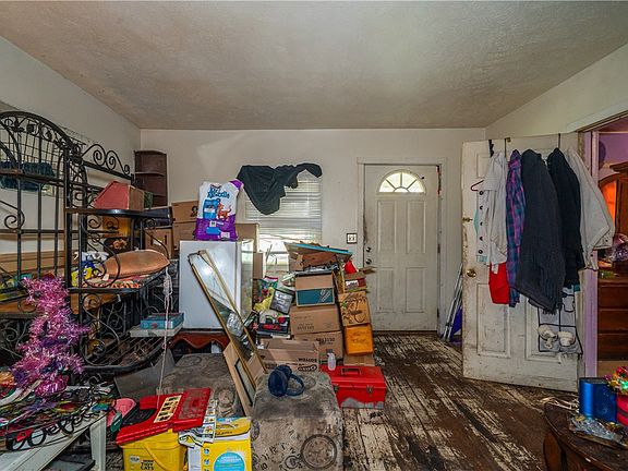 4th image of 2334 Valley Pike