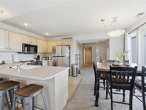 3rd image of 4629 NE 83rd Ter