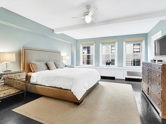 5th image of 31 E 12th St APT 5D