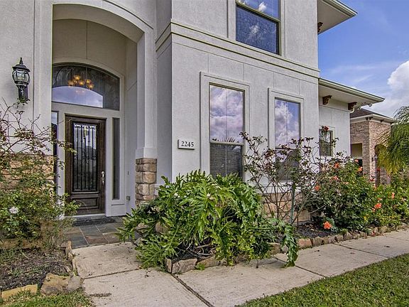 5th image of 2245 Lake Cove Way