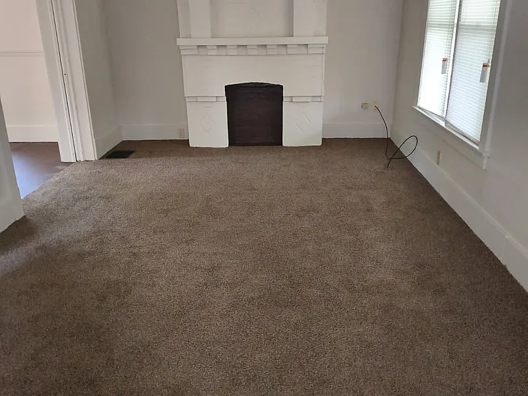 39 Eleanor Ave — Photo 6