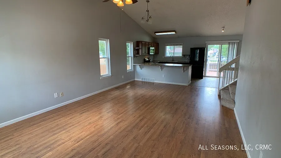 210 Wallace Street — Photo 2