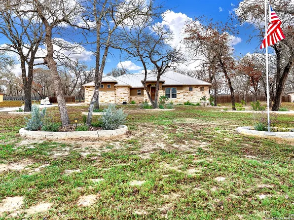 116 CHUCKWAGON DR, La Vernia, TX 78121