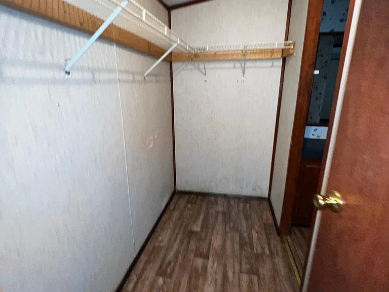 324 Woodmarsh Ln — Photo 7