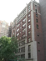 328 East 43rd Street in Turtle Bay