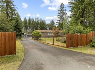 5326 SW Old Clifton Rd, Pt Orchard, WA 98367