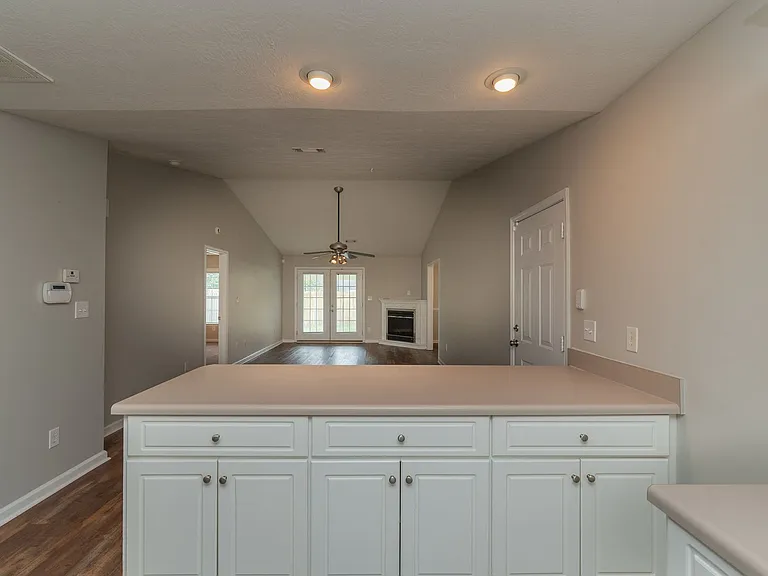 7010 Antilles Dr — Photo 10