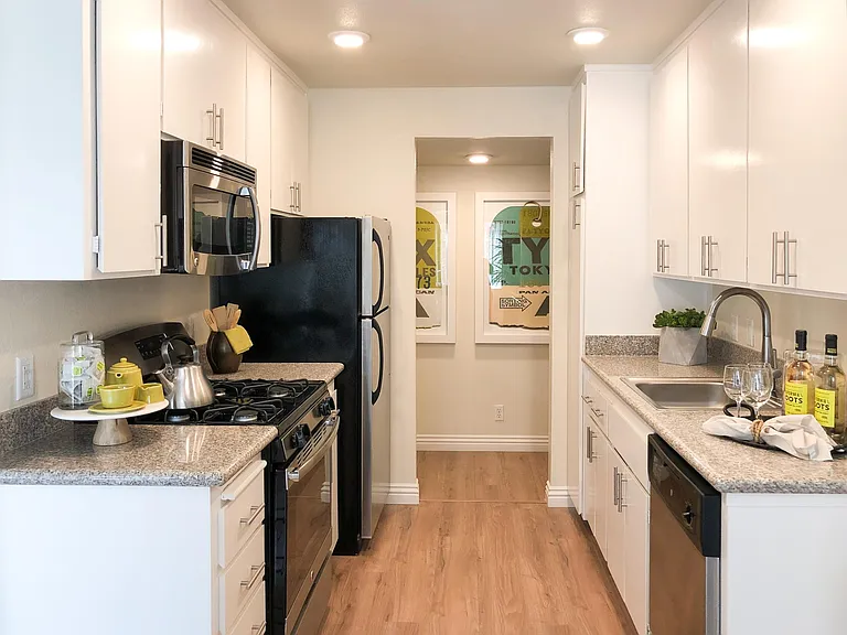 Greendale Apartments — Photo 22