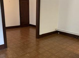 314 E Chicago St APT 3, Elgin, IL 60120