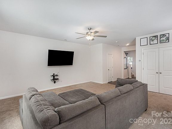 5th image of 4305 One Mile Way