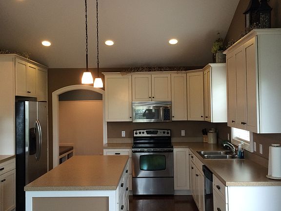 2nd image of 1445 Savannah Dr