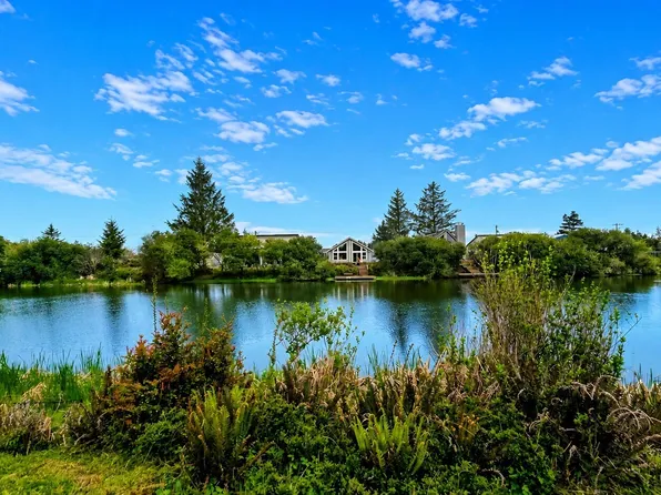 895 Albion Avenue SE, Ocean Shores, WA 98569