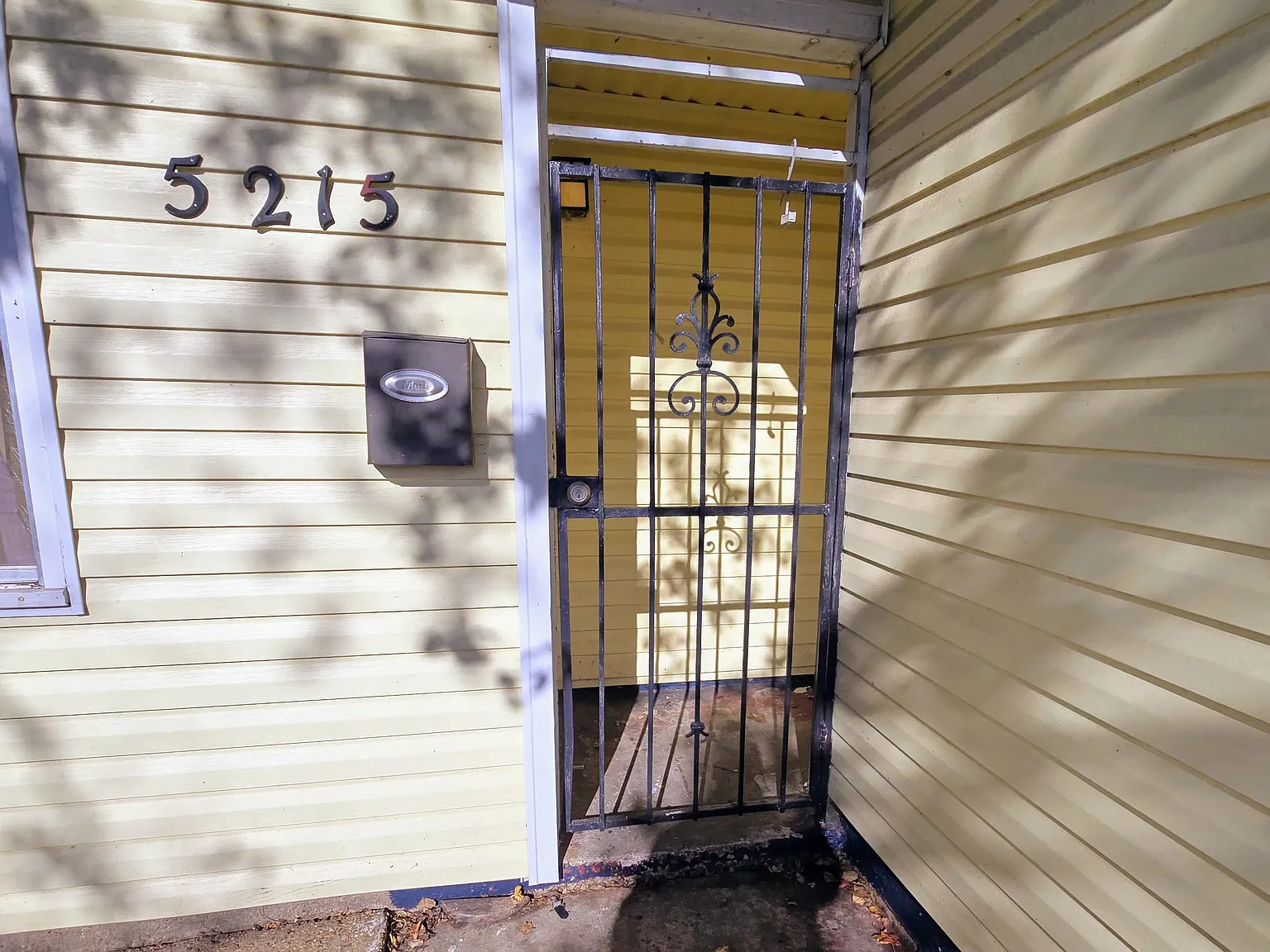 4 bed, 1100 sqft, $1,350 — Photo 1