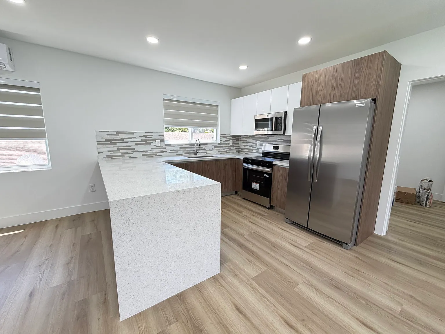 1 bed, 1.0 bath, $2,000 — Photo 3