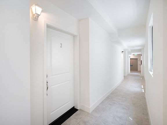 4th image of 2339 Mira Vista Ave #2-4