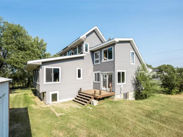 221 E Lake St, Parkers Prairie, MN 56361