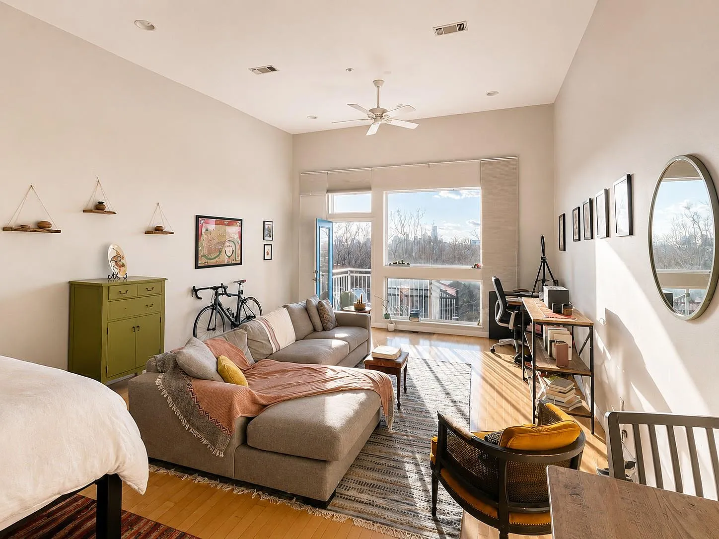 Studio, 1.0 bath, 651 sqft, $1,525 — Photo 1