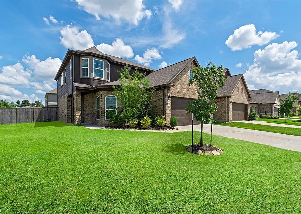 1st image of 19122 Woodland Leaf Ln