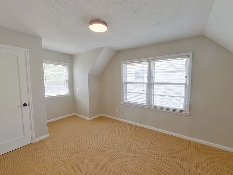 449 Harding St — Photo 8